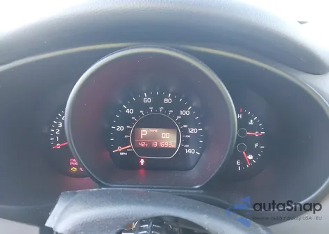 2016 Kia Soul z USA, uszkodzony, nr VIN KNDJN2A24G7258251